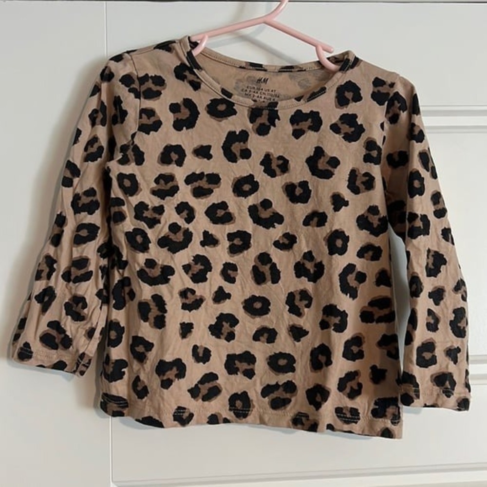$8 ADD ON‎ H&M 4t animal print long sleeved top Leopard Zara